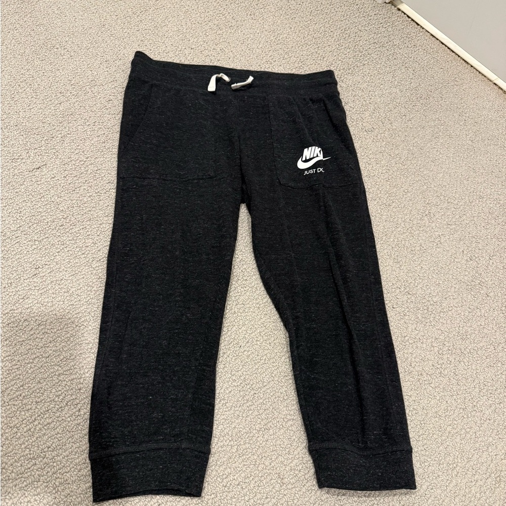 Nike women’s Dark Gray Capri Joggers